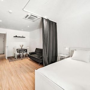 Vibestudio 403 - Central - Ac - Near Parking